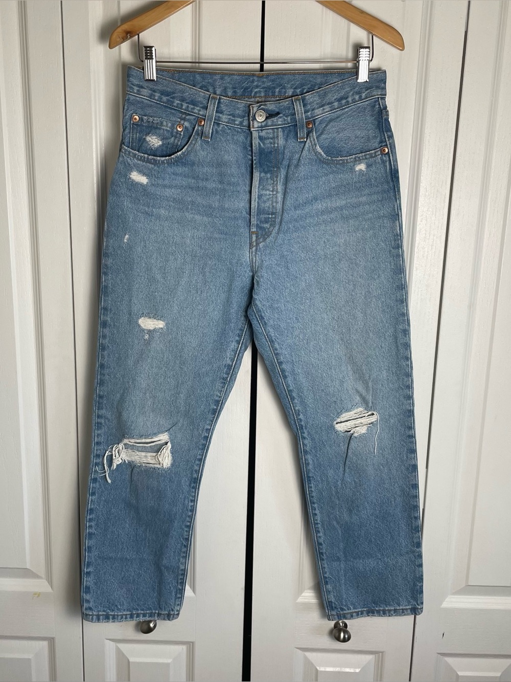 Levi’s 501 Original Cropped Jeans Women’s 29x26 Blue Button Fly Straight Leg - Picture 1 of 15